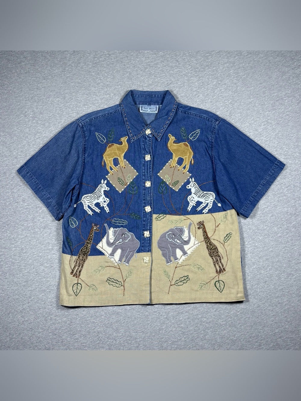Vintage Zoo Safari Animal Denim Button Up Shirt  Embroidered Women’s Size Large